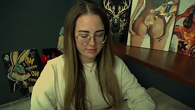 luxie milady online show from November 4, 1:49 pm