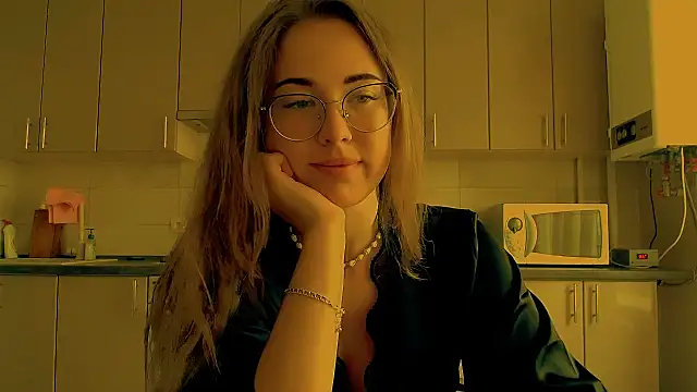 luxie milady online show from September 12, 8:34 am