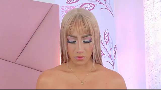 Snapshot of VictoriaRoss1 chatting on September 15, 7:32 pm VictoriaRoss1 online show from September 15, 7:32 pm