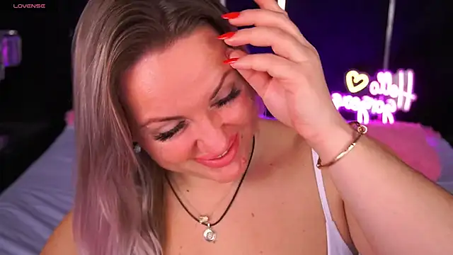 KiraCandyS online show from December 1, 9:06 pm