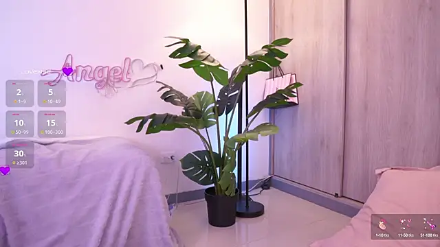 Snapshot of Angeeel_ chatting on September 26, 4:21 am Angeeel online show from September 26, 4:21 am