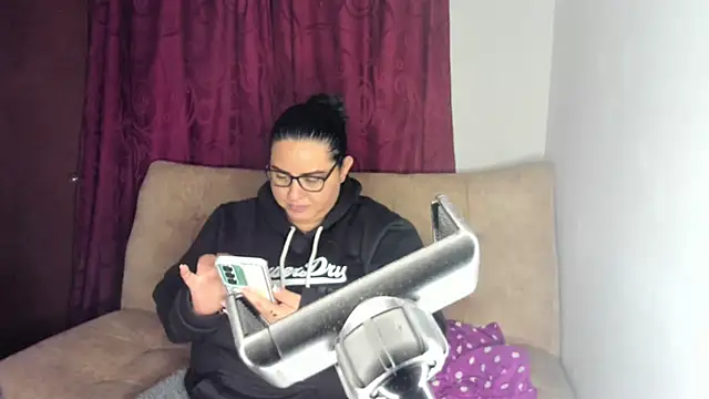 tetasgrandes karol online show from October 24, 1:34 am