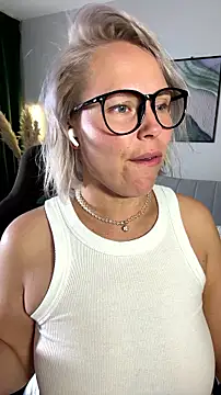 Charming Daphny online show from July 21, 11:00 am