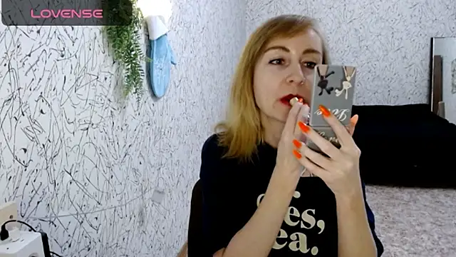 Athena Richards online show from October 19, 7:49 pm