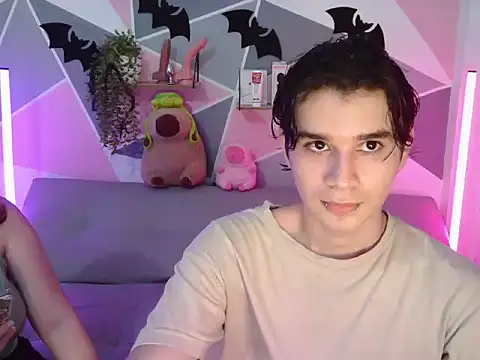Snapshot of AndrewAnndCherry chatting on October 14, 12:46 am AndrewAnndCherry online show from October 14, 12:46 am