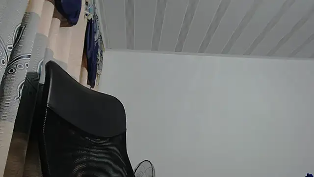 sweet cutetras22 online show from November 15, 6:42 pm