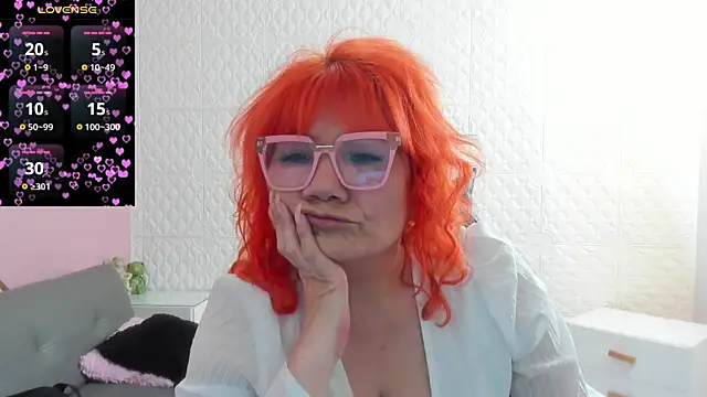 Salomeediaz  online show from June 9, 9:25 pm