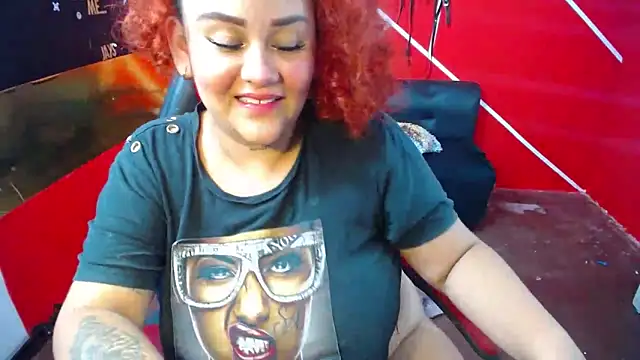 loly bigbooty4u online show from November 13, 7:29 am