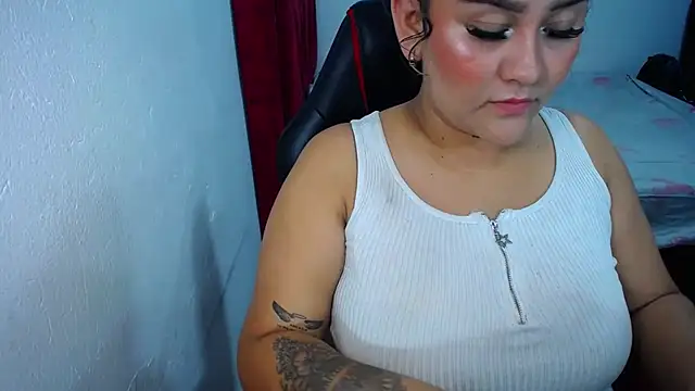 loly bigbooty4u online show from March 12, 5:32 am