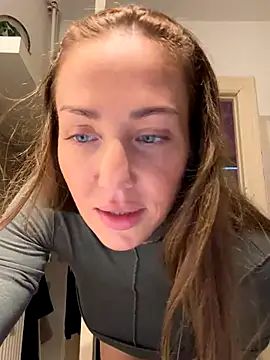 Snapshot of Elenascrib chatting on October 19, 9:11 am Elenascrib online show from October 19, 9:11 am