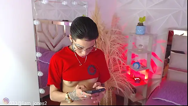 Snapshot of Jonesliam23 chatting on September 24, 7:57 pm Jonesliam23 online show from September 24, 7:57 pm