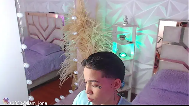 Snapshot of Jonesliam23 chatting on October 14, 7:27 pm Jonesliam23 online show from October 14, 7:27 pm