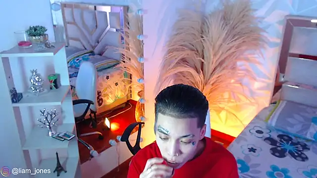 Jonesliam23 online show from March 14, 7:37 pm