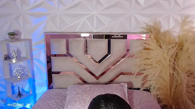 Jonesliam23 online show from May 1, 9:07 pm