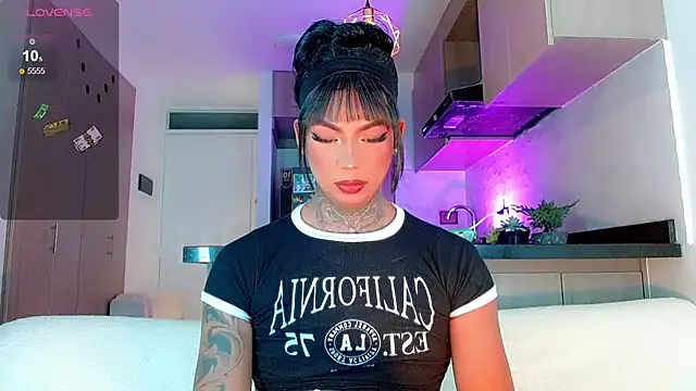 laura sweett120 online show from March 15, 6:37 am