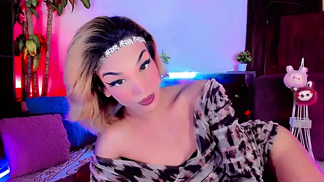 the-horus-girl online show from September 19, 7:29 am