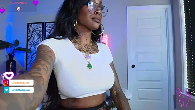 Tatted Queen online show from October 28, 7:08 pm