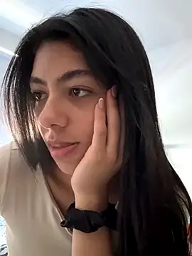 Liissa cute  online show from December 2, 5:37 pm