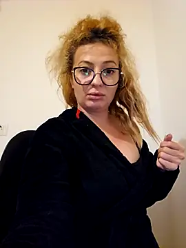 Selenna emma online show from November 15, 5:25 pm