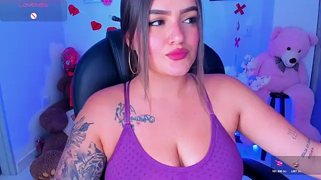 ellarosee  online show from February 17, 6:40 pm