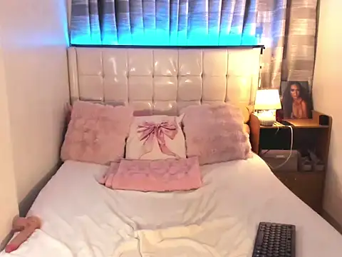 Snapshot of faelore_ chatting on October 2, 7:52 pm faelore online show from October 2, 7:52 pm