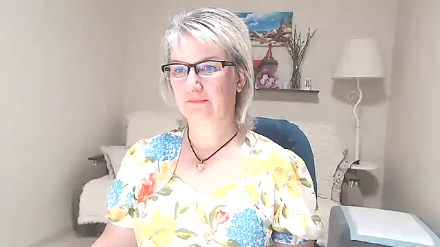 FleurMays online show from June 20, 3:32 am
