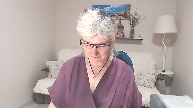 FleurMays online show from June 12, 4:20 am