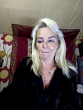 Snapshot of CassandraSandra44 chatting on October 21, 5:17 pm CassandraSandra44 online show from October 21, 5:17 pm