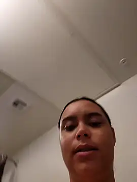 cinnaminnie online show from February 14, 6:32 pm