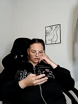 Jujuicy 97 online show from September 14, 6:28 pm