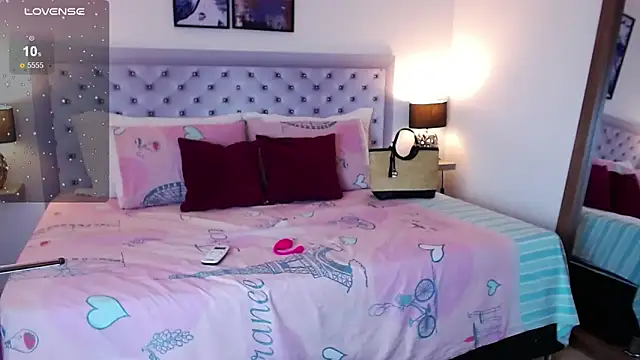 sarascottt online show from January 31, 8:29 pm