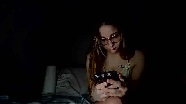 puumpkins1ut online show from May 18, 5:57 am