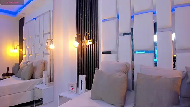 mia schwarz online show from October 3, 10:37 pm