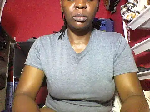 Snapshot of Sweeetie-p chatting on October 5, 5:18 pm Sweeetie-p online show from October 5, 5:18 pm