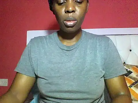 Snapshot of Sweeetie-p chatting on October 12, 6:16 am Sweeetie-p online show from October 12, 6:16 am
