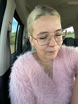 EmyLana online show from September 27, 8:43 am