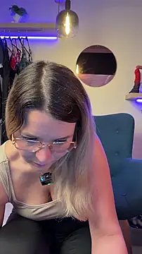 EmyLana online show from March 17, 8:18 am