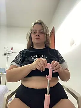 Im Amelia online show from June 11, 9:33 pm