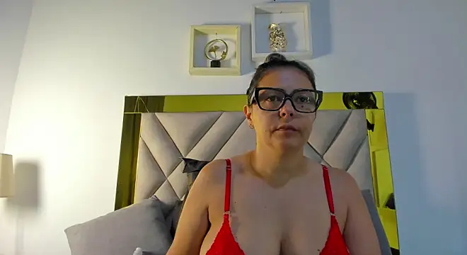 Snapshot of ariana-martins chatting on September 23, 3:04 am ariana-martins online show from September 23, 3:04 am