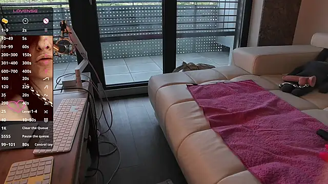 sexyLolia11 online show from July 6, 3:12 am