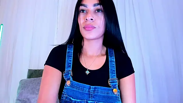 Snapshot of Yasiir_0229 chatting on October 1, 5:12 am Yasiir 0229 online show from October 1, 5:12 am