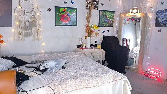 Kyara Queen online show from August 3, 5:51 pm
