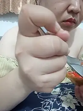 VyOanh2K online show from July 5, 3:18 pm