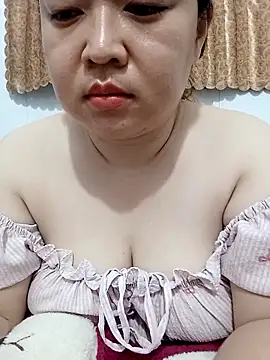 VyOanh2K online show from April 28, 4:00 pm