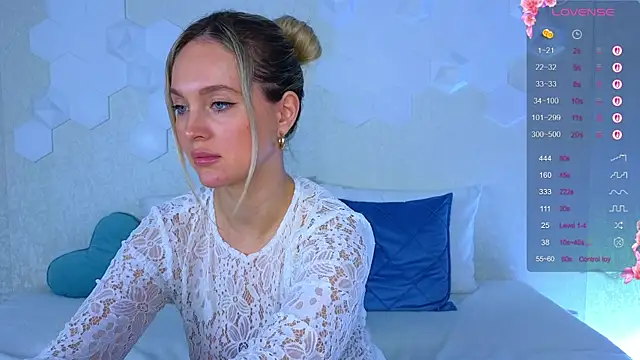 Lynna Sparks online show from October 24, 3:24 am