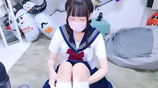 Snapshot of x-naru-x chatting on October 30, 3:35 pm x-naru-x online show from October 30, 3:35 pm