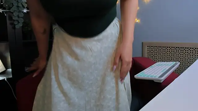 JasmineMilko online show from July 8, 7:32 am