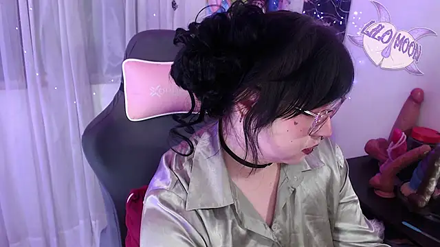 LiloMoon69 online show from June 6, 7:03 am
