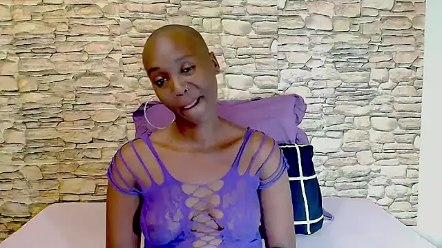 EbonyOlive69 online show from May 1, 9:18 pm