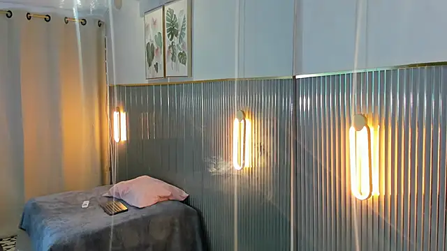 Vicky Campbell  online show from October 6, 11:20 pm